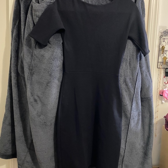 Dress - Picture 2 of 5